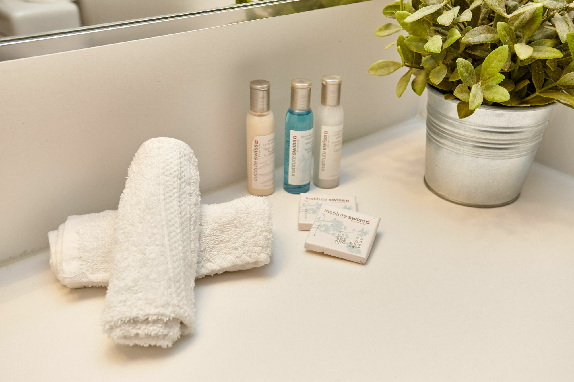 Atlas Suites - Yorkville Furnished Apartments 多伦多 外观 照片
