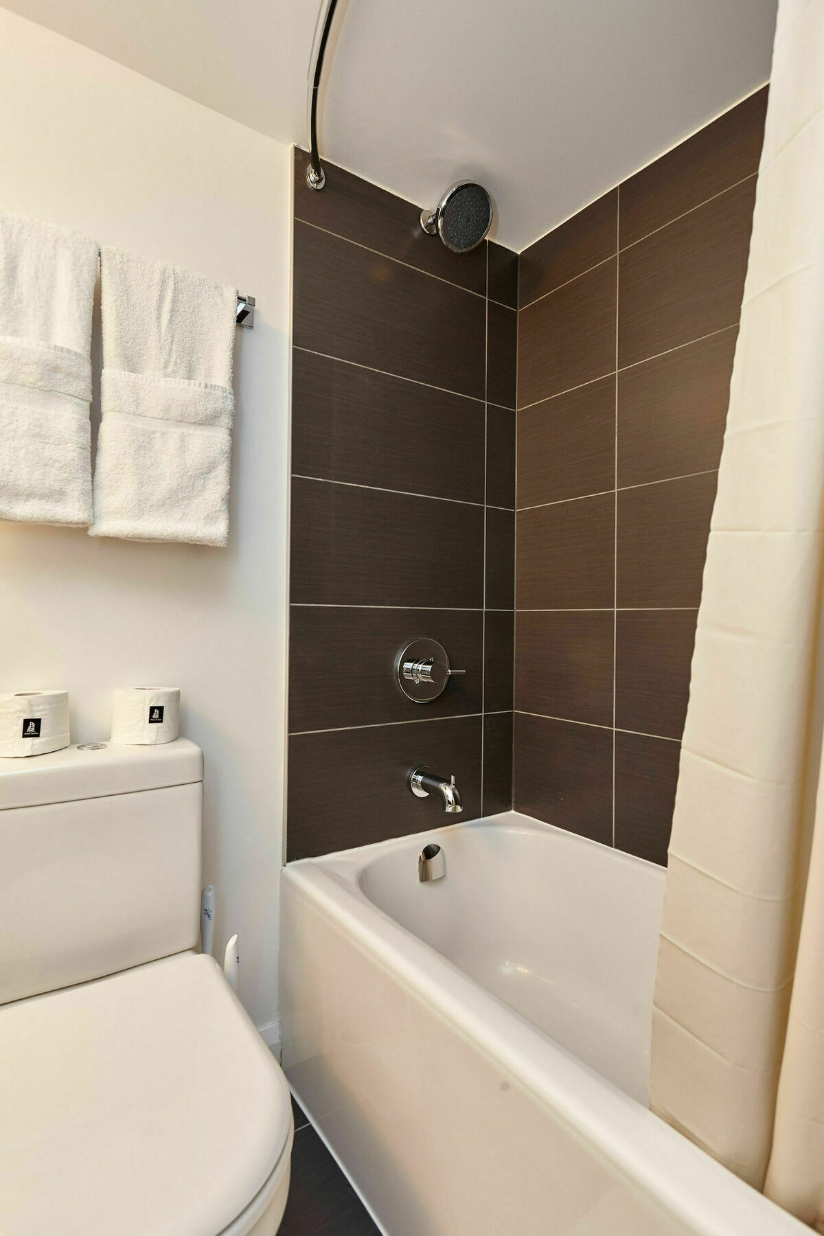 Atlas Suites - Yorkville Furnished Apartments 多伦多 外观 照片