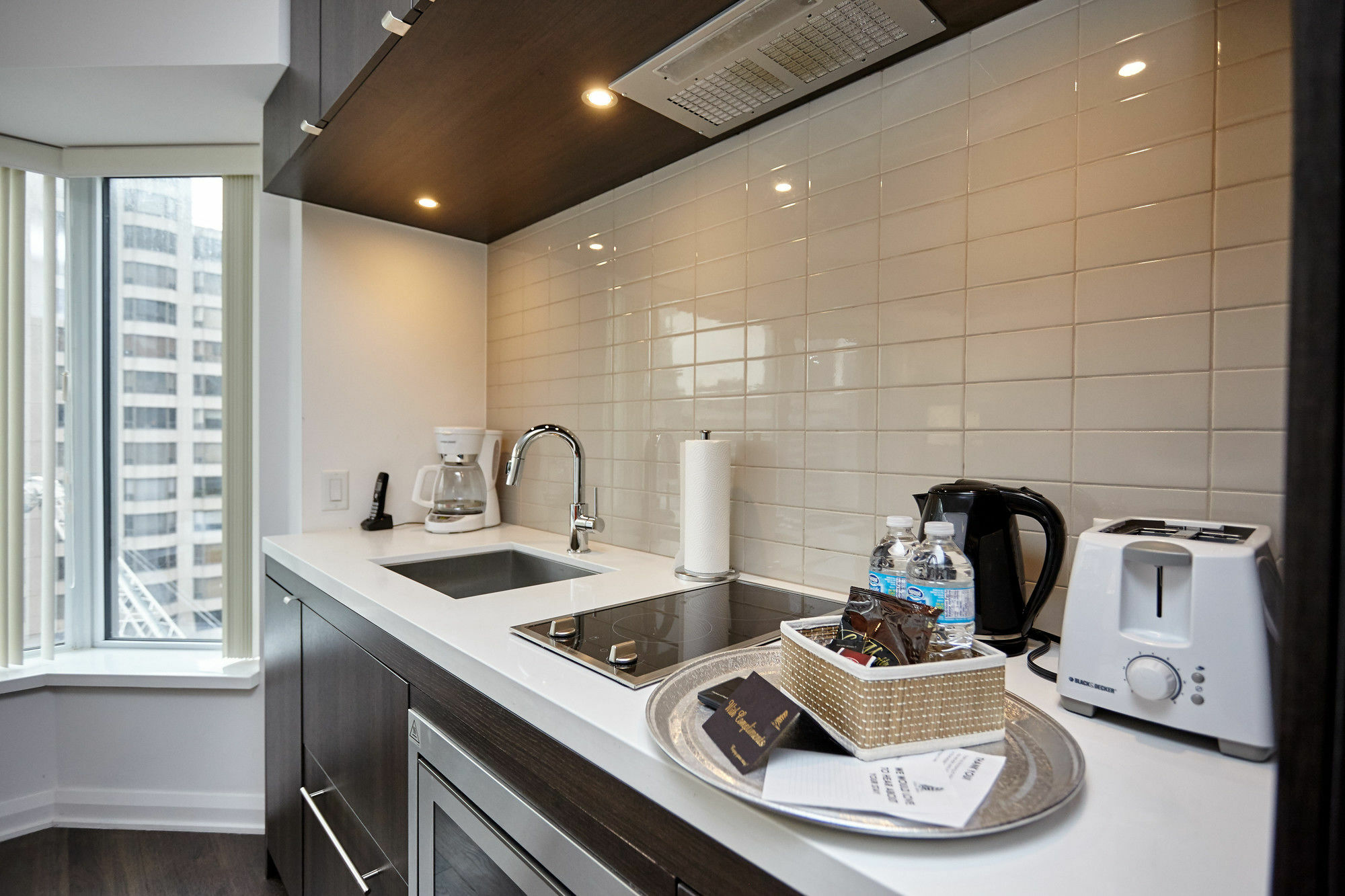 Atlas Suites - Yorkville Furnished Apartments 多伦多 外观 照片