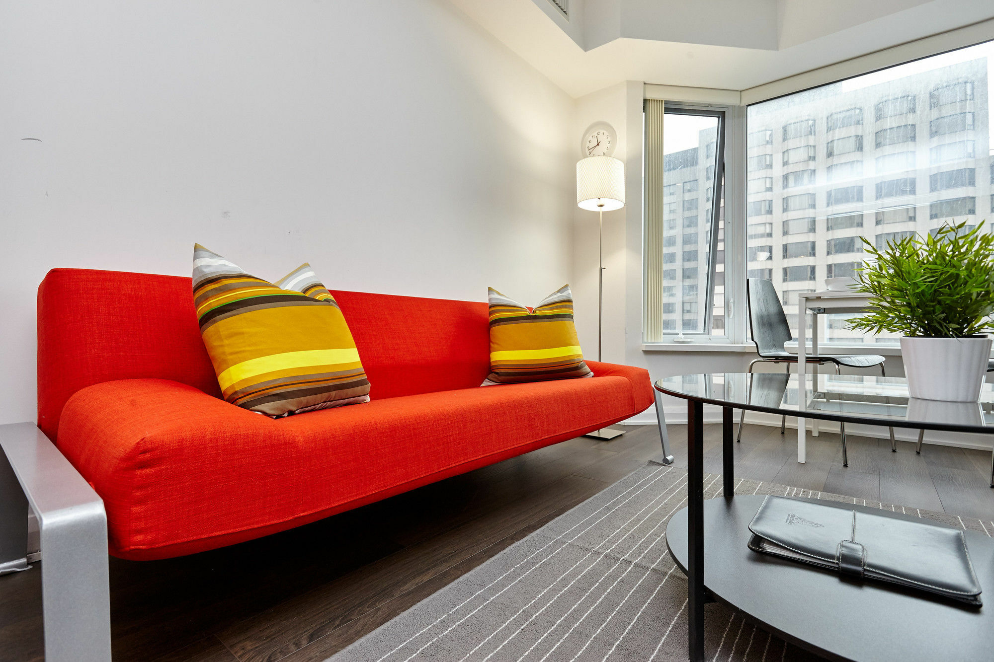 Atlas Suites - Yorkville Furnished Apartments 多伦多 外观 照片